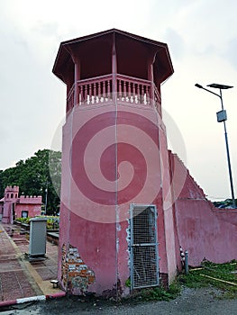 old cityÃ¢â¬â¹ wallÃ¢â¬â¹ withÃ¢â¬â¹ grassÃ¢â¬â¹ andÃ¢â¬â¹ akyÃ¢â¬â¹ photo